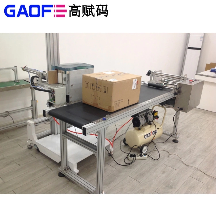 軟管自動(dòng)貼標(biāo)機(jī)使用時(shí)需要注意的事項(xiàng)